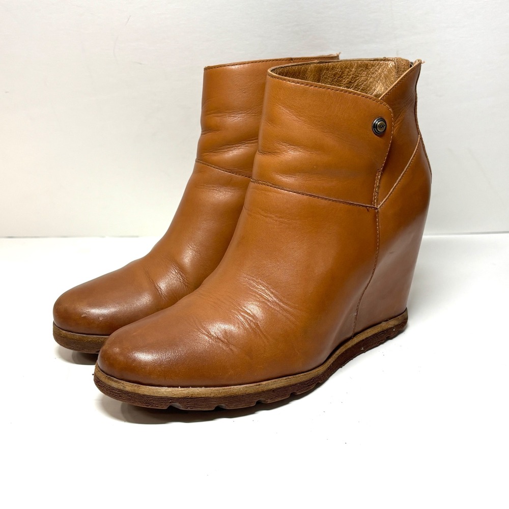 UGG AMAL Leather Womens 10 Sheepskin‎ 3" Wedge Ankle Boots Chestnut 1013031